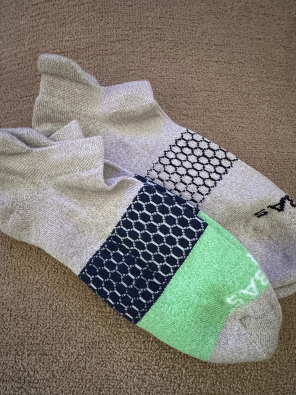 Bombas LG Neutral Gray Athletic Socks